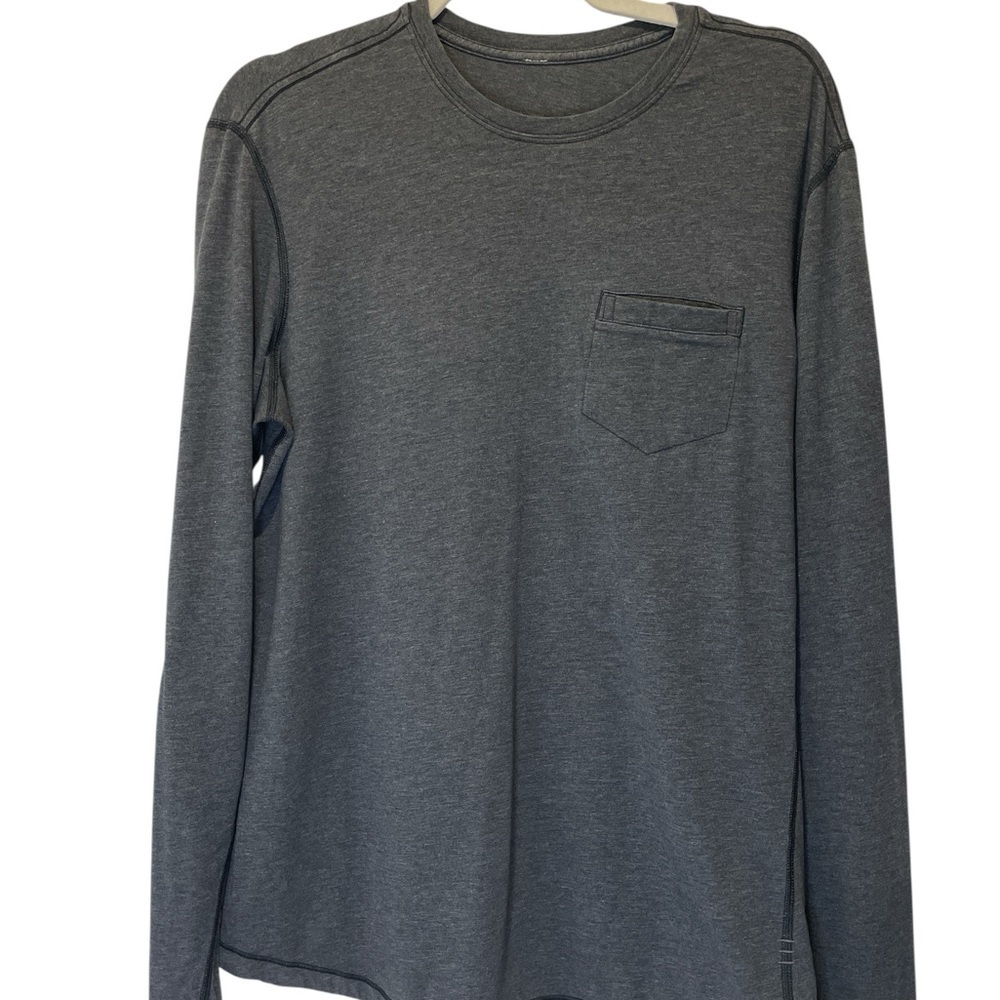 Lululemon Men's Gray Long Sleeve Shirt with pocket relaxed fit